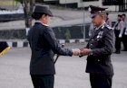 Kapolda-NTT-Beri-Penghargaan-kepada-19-Personel-Humanis,-Aipda-Andi-Panie-Masuk-Daftar-Penerima