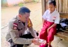 Menyisihkan-Gaji-Demi-Masa-Depan-Anak-Bangsa:-Kisah-Haru-Seorang-Bhabinkamtibmas-Antarkan-Seragam-Sekolah-ke-Pelosok-Desa-Kiusili