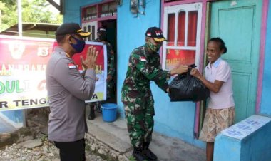 Sinergitas-Solid,-TNI-Polri-di-TTU-Terus-Bergerak-Bagi-Sembako-ke-Warga-Terdampak-Covid-19