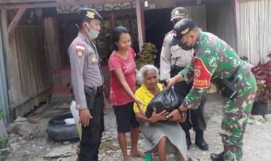 Polres-TTU-Bagi-Sembako-Bagi-Warga-Terdampak-Covid-19