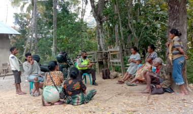 Bripka-Stefanus-Emanuel-Bedo.-memberikan-imbauan-tentang-social-distancing