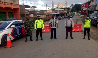 Amankan-Lalin-Saat-Sholat-Ied,-Lantas-Polres-TTU-Gandeng-TNI,-Dishub-dan-Mahasiswa