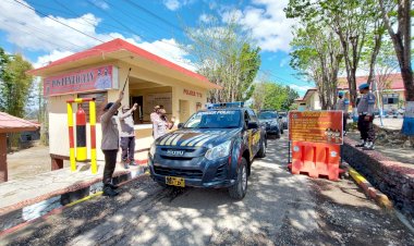 Peduli-Warga-Terdampak-Covid-19,-Polres-TTU-Salurkan-12-Ton-Beras