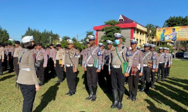 Unik-anggota-Polri-Polda-NTT-Serentak---Kenakan-Tas-Motif-Tradisional-Produk-UMKM.