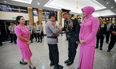 Demi-mewujudkan-polri-yang-dicintai-masyarakat,-kapolri-sematkan-bintang-bhayangkara-pratama-ke-22