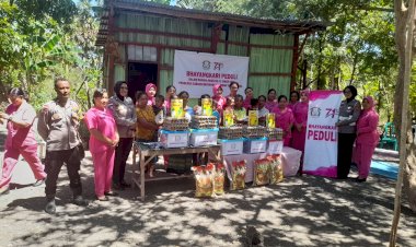 Ketua-Bhayangkari-Cabang-TTU-Bantu-Anak-Stunting