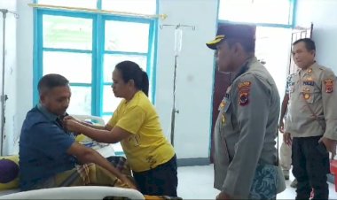 Kunjungi-Anggota-yang-Masuk-RSUD-Kefamenanu,-Kapolres-TTU-Beri-Motivasi