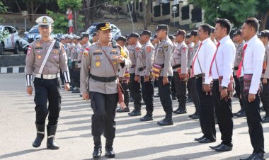 Pimpin-Apel-Gelar-Pasukan-Ops-Kepolisian-Kewilayahan-Zebra-Turangga-2023,-Kapolres-TTU-Imbau-Masyarakat-Tertib-Berlalu-Lintas