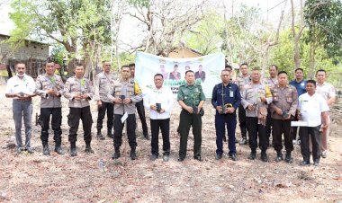 PENANAMAN-150-POHON:-Polres-TTU-dan-Pemerintah-Daerah-Bergerak-Bersama-untuk-Hijaukan-Kabupaten,-Wakil-Bupati:-'Ini-Langkah-Penting-untuk-Masa-Depan