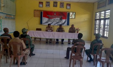 Bhabinkamtibmas-Tubuhue-dan-Sasi-Gelar-Penyuluhan-Serta-Himbauan-Kamtibmas-Jelang-Pemilu-2024