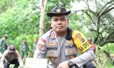 Wujud-Cinta-Lingkungan-di-Momen-HPN,-Kapolres-TTU-Bersama-Dandim-TTU-dan-Wartawan-Gelar-Penghijauan