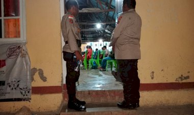 Kapolsek-Miobar-Polres-TTU-Pimpin-Anggota-Lakukan-Pengamanan-Rapat-Pleno-Tingkat-Kecamatan