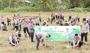 Wujud-Cinta-Lingkungan-Songsong-Hari-Bhayangkara-ke-78,-Polres-TTU-Gandeng-Pemda-dan-Masyarakat-Tanam-Pohon