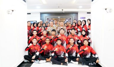 Lepas-Kontingen-Taekwondo-Polri-ke-Malaysia-dan-Thailand,-As-SDM-Kapolri-Motivasi-Atlet-Dengan-Beasiswa-Pendidikan