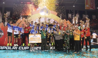 Kapolri-Tutup-Langsung-Turnamen-Bola-Voli-Sekaligus-Resmikan-Pembangunan-Sumur-Bor-Dan-Filtrasi-Air-Bersih-Layak-Minum-Di-Kalimantan-Barat