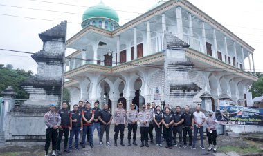 Polres-TTU-Berbagi-Takjil,-Tebarkan-Berkah-di-Bulan-Ramadan
