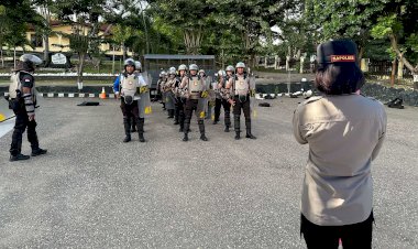 Polres-TTU-Laksanakan-Latihan-Dalmas-Antisipasi-Hari-Buruh-Internasional;-Kapolres-:- 