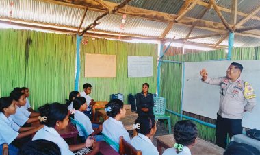 Bhabinkamtibmas-Desa-Motadik-Sosialisasikan-Bahaya-Kenakalan-Remaja,-Kekerasan-Seksual,-dan-Narkoba-di-SMAK-St.-Fransiskus-Harneno
