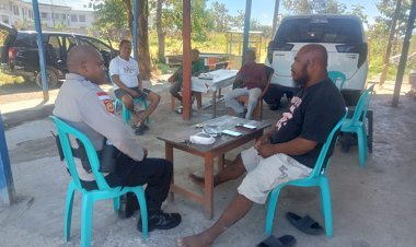 Redam-Potensi-Konflik-Sengketa-Lahan,-Aipda-Julius-Selan-Laksanakan-‘Cooling-System’-di-Desa-Naiola