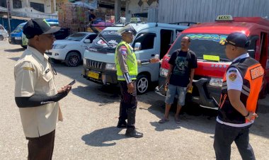 Satlantas-Polres-TTU-Bersama-Instansi-Terkait-Tertibkan-Administrasi-Kendaraan-di-Terminal-Tipe-B-Kefamenanu