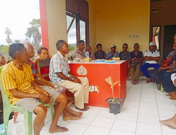 Cegah Konflik Meluas, Bhabinkamtibmas Motadik Fasilitasi Mediasi Warga