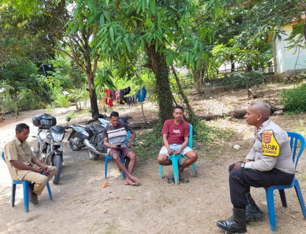 Cegah Kriminalitas dan Dampak Miras, Bhabinkamtibmas Desa Tunbes Intensifkan Sambang Warga