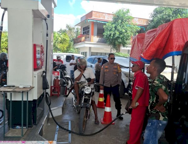 Antisipasi Gejolak Harga BBM: Polres TTU Gelar Patroli Cipta Kondisi, Atasi Kepanikan Antrean di SPBU Kota Kefamenanu