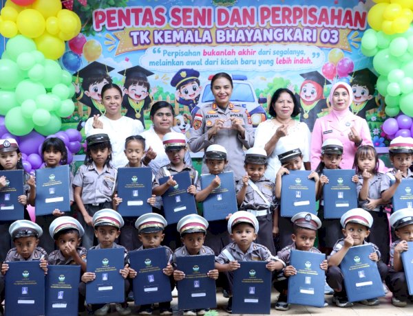 Kapolres TTU Selaku Penasehat Hadiri Pelepasan Murid TK Kemala Bhayangkari 03 Kefamenanu.