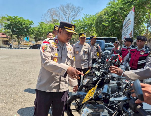 Jelang Aksi Unjuk Rasa Dua Tahun Pemerintahan Kabinet Merah Putih, Waka Polres Ttu Pimpin Pemeriksaan Kesiapan Personel Dan Kendaraan Dinas
