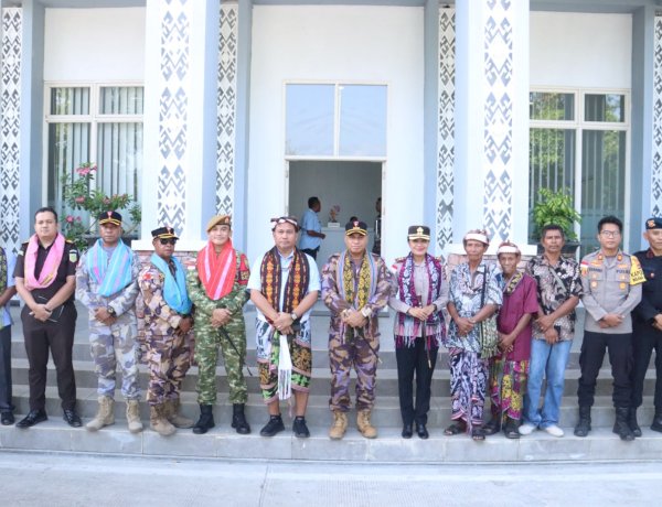 Kapolres Ttu Hadiri Pertemuan Penyelesaian Kesalahpahaman WNI Dan Anggota Intel Upf Timor-Leste, Kedua Pihak Kedepankan Perdamaian Dan Persaudaraan
