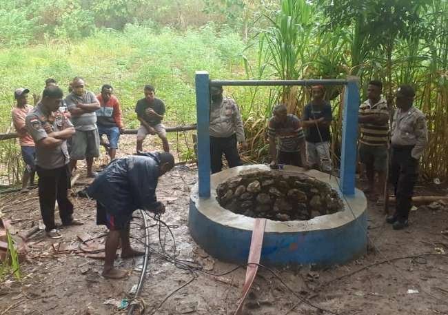 3 Pemuda TTU Terjatuh Dalam Sumur, Kapolsek Miotim “Evakuasi Tunggu Tim SAR dari Kupang”
