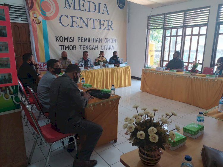 Kabag Ops bersama Kasat Intelkam, menghadiri rapat Kordinasi di KPUD