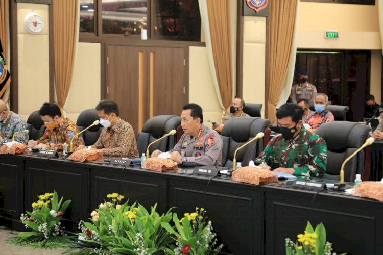 Rapat Kordinasi Lintas Sektoral Jelang Idul Fitri, Kapolri: Keselamatan Rakyat Hukum Tertinggi