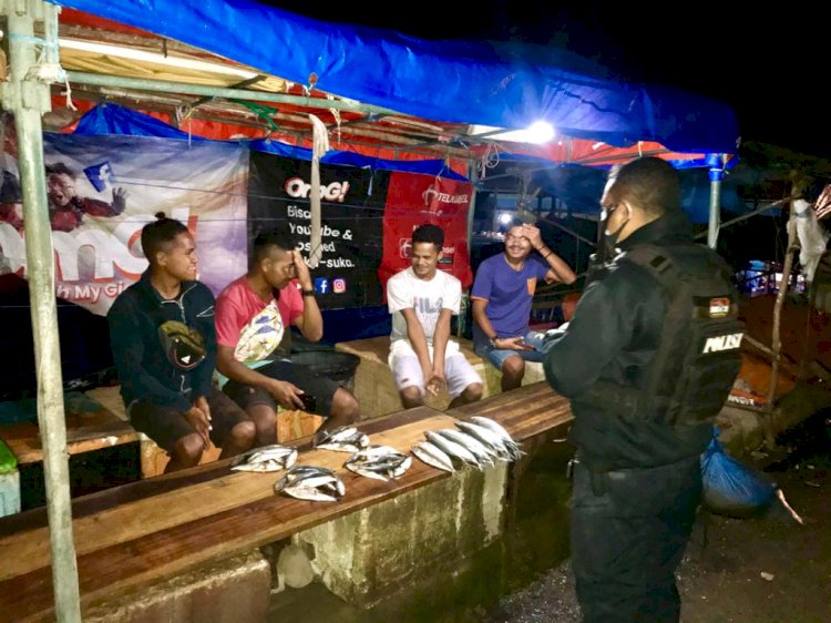 Pedagang Masih Bandel Taati Prokes, Raimas Polres TTU Beri Teguran
