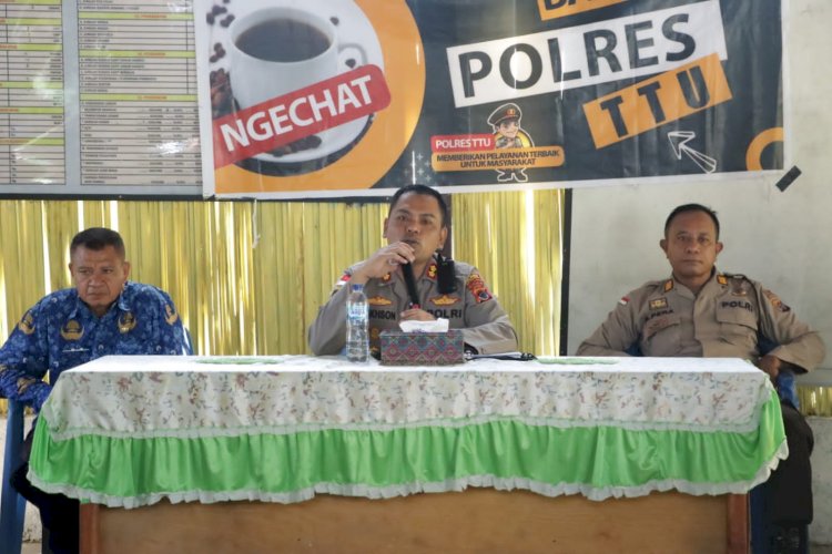 Pimpin Jumat Curhat di Desa Letmafo, Kapolres TTU : Saya Sangat Cinta Kabupaten TTU