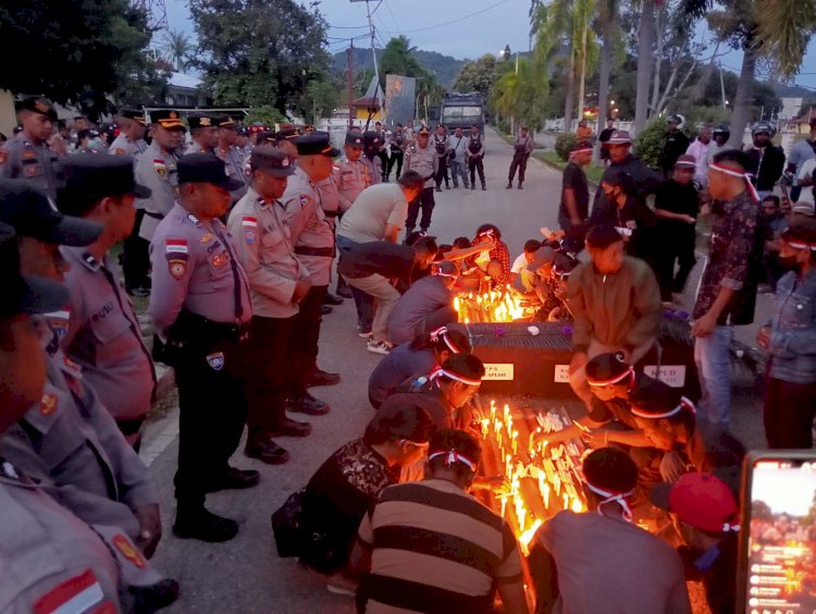 Amankan Aksi Damai 1000 Lilin, Kapolres TTU : Tegas Menegakkan Aturan, Namun Tetap Humanis