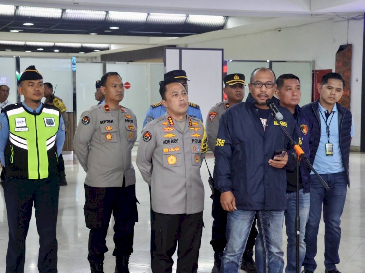 2 Pelaku Kasus Judi Online Libatkan Pegawai Komdigi Tiba di Bandara Soetta