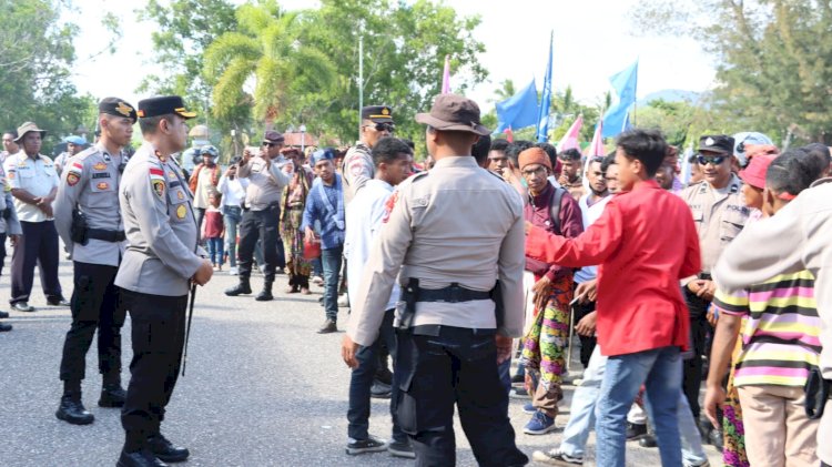 Kapolres TTU : Terima kasih kepada masyarakat Timor Tengah Utara yang sudah memiliki kesadaran untuk menjaga situasi tetap aman dan tertib selama aksi berlangsung