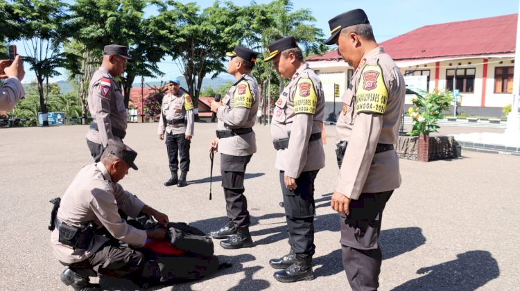 Kapolres TTU AKBP Moh. Mukhson, S.H., S.I.K. M.H Cek Kesiapan Perlengkapan Petugas Pengamanan TPS