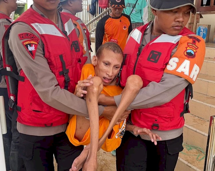 Tim SAR Satbrimob Polda Jateng turun ke Lokasi longsor bantu cari korban hilang dan siapkan dapur lapangan di Petungkriyono