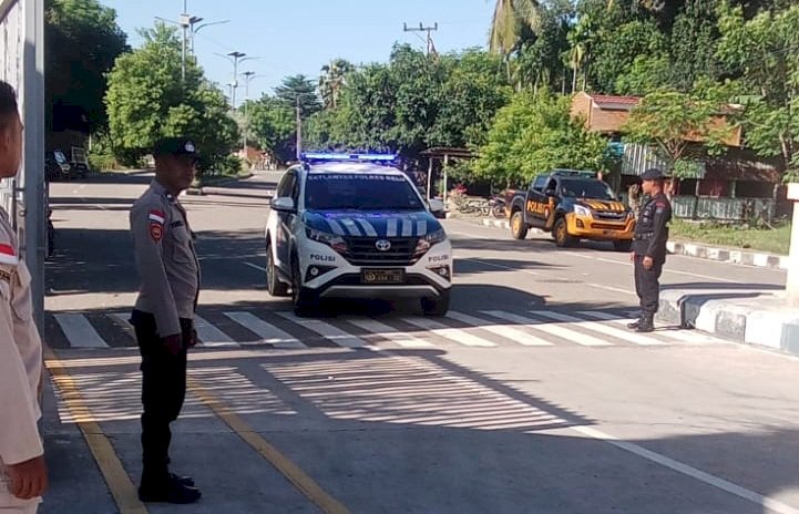 Polsek Insana Utara Siagakan Personel Amankan Rute Perlintasan Perdana Menteri Timor Leste Xanana Gusmao di PLBN Wini