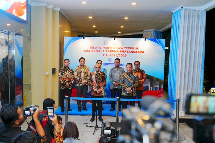 Kapolri Silaturahmi, Beri Motivasi untuk Siswa Terpilih SMA Kemala Taruna Bhayangkara