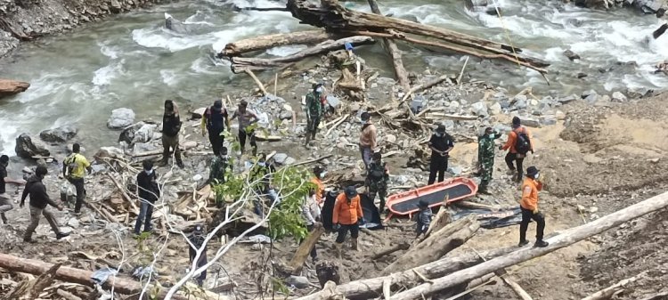 Hari Ini Tim Gabungan Temukan 6 Korban Banjir Bandang di Pegunungan Arfak, Pencarian Dilanjutkan Besok