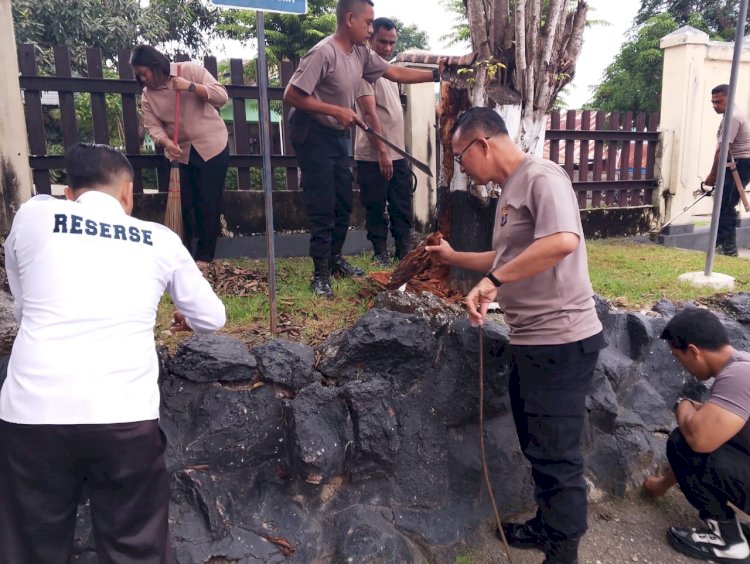 KOMPOL Jemy Noke Pimpin Kerja Bakti di Polres TTU: Bangun Soliditas dan Tata Etika Kerja