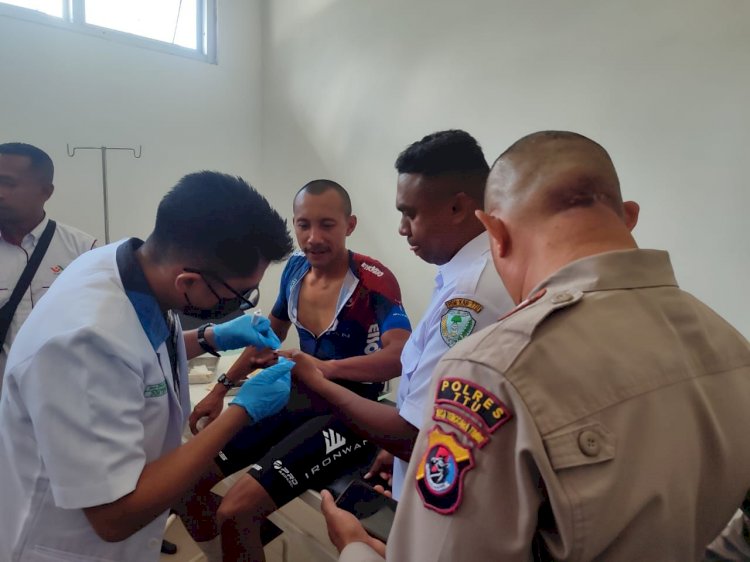 Tindakan Cepat Polisi dan Tim Medis Tangani Kecelakaan Pembalap di Tour de EnTeTe