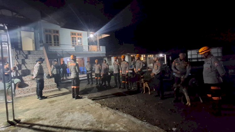 Tim K9 yang Dikerahkan oleh  Kapolda NTT Telah Tiba di Kecamatan Mauponggo, Kabupaten Nagekeo untuk Membantu Pencarian Korban yang Hilang Akibat Banjir Bandang