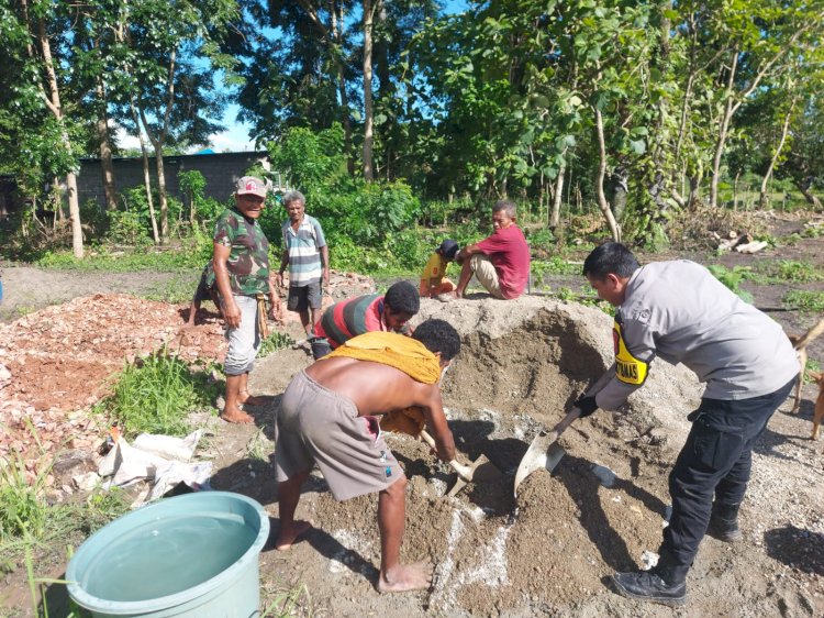 Peran Aktif Bhabinkamtibmas Desa Oelami Dorong Keberhasilan Program Air Bersih di Bikomi Selatan