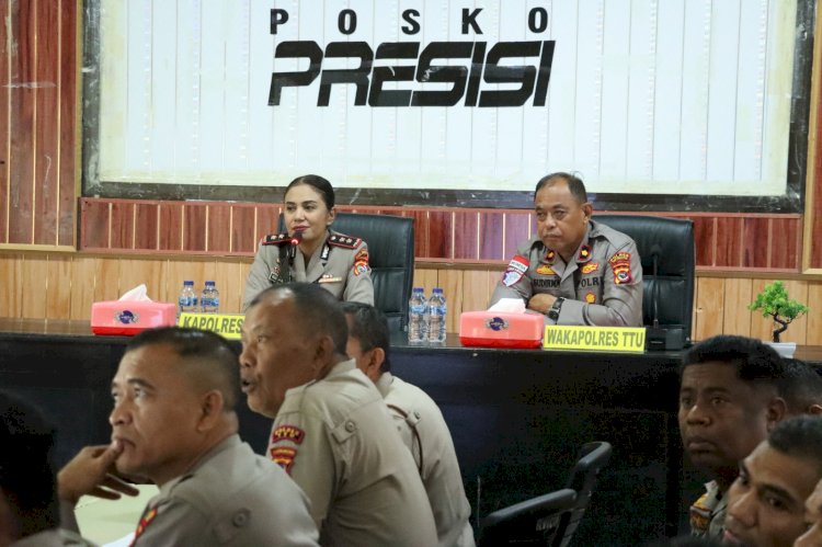 Optimalkan Peran Bhabinkamtibmas, Kapolres TTU AKBP Eliana Papote, S.I.K., M.M. Pimpin Anev Kinerja dan Tekankan Program Kemanusiaan Kapolda NTT