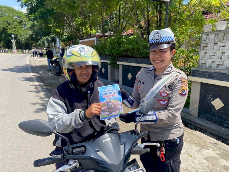 Senyum dan Edukasi: Cara Brigpol Lola Bangun Kesadaran Berlalu Lintas