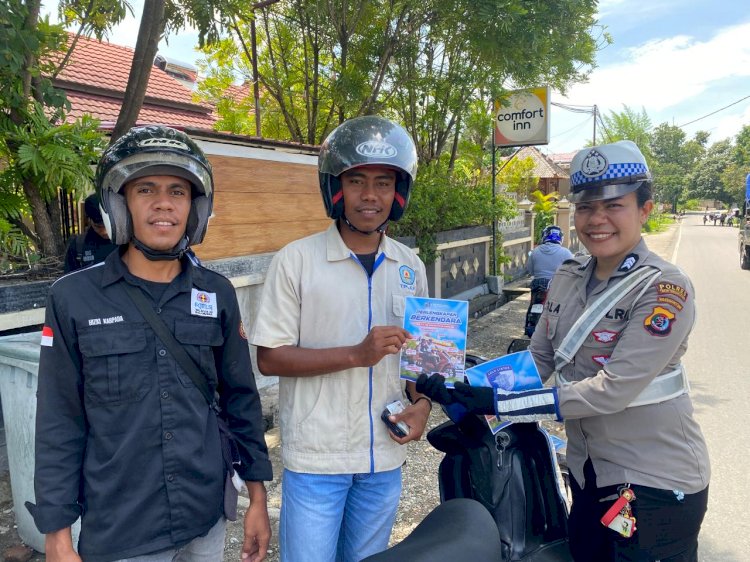 Brigpol Lola Bistolen Hadir dengan Senyum dan Edukasi, Bangun Kesadaran Tertib Berlalu Lintas di TTU
